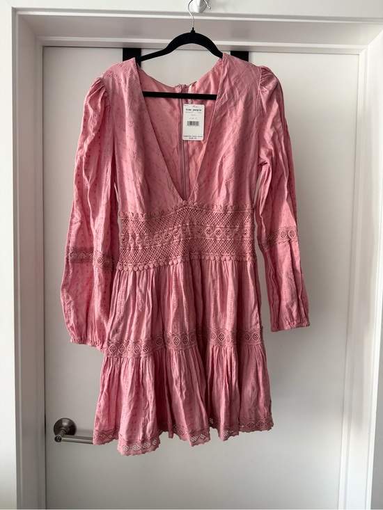Free People Dresses & Skirts - Free People Dusty Pink V‑Neck Lace Tiered Mini Dress